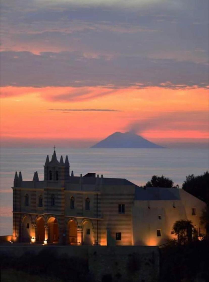 Giardino Sul Mare Apartment Vibo Valentia Bagian luar foto